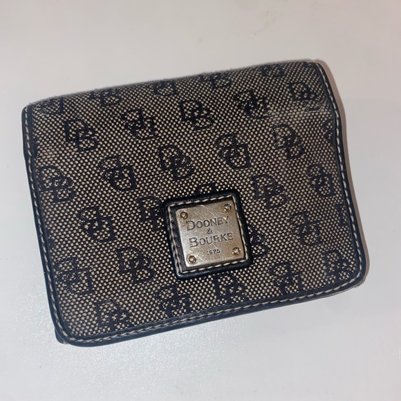 Dooney & Bourke signature trifold wallet - Picture 1 of 2